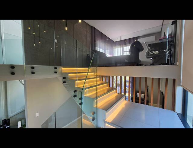 4 BEDROOM FREESTANDING TO LET IN PALM LAKES ESTATE